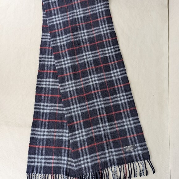 Pre-Loved Burberry Unisex Cashmere Scarf Blue – Check Pattern – Cozy & Stylis - Picture 2 of 6